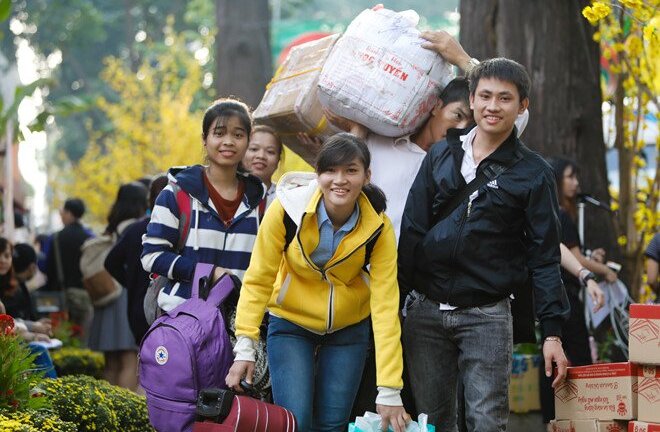 Sinh viên gây 'bão' khi kêu gọi ký tên phản đối cho nghỉ Tết quá dài