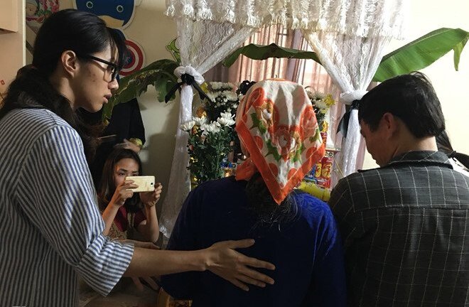 Cuộc hội ngộ của mẹ và con gái 7 tuổi qua đôi giác mạc hiến tặng