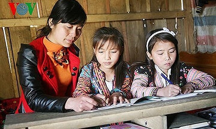 Bỏ tăng lương cho giáo viên: Ngành giáo dục có mất nhân tài?