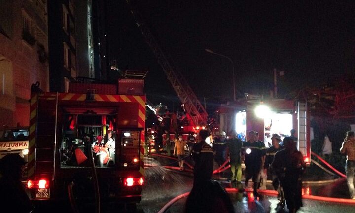 Cháy chung cư Carina TP.HCM: Bố cứu con thoát chết qua điện thoại thế nào?