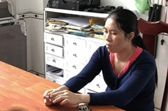 Vợ siết cổ giết chết chồng trong đêm