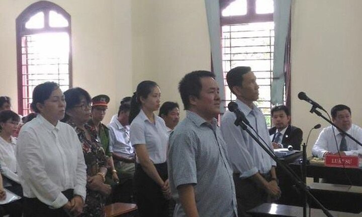 Lừa đảo chiếm đoạt 147 tỷ đồng: Xét xử 3 cán bộ ngân hàng VDB Cần Thơ