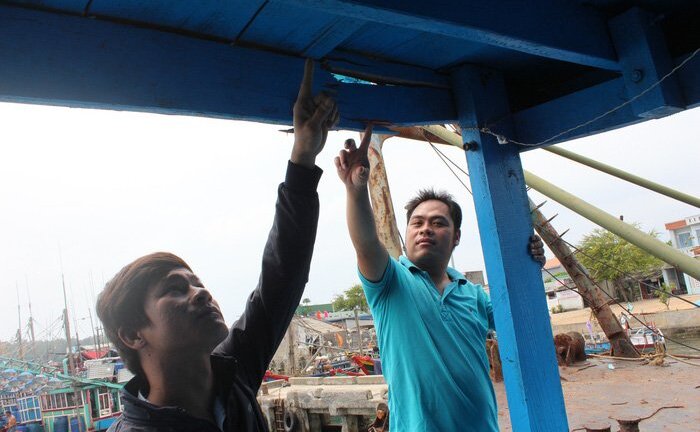 Tàu ngư dân Quảng Ngãi tố bị tàu nước ngoài tấn công ở Hoàng Sa