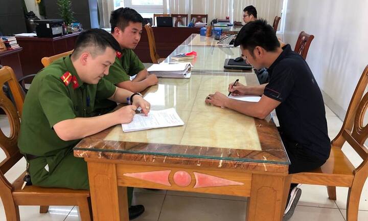 Khởi tố kẻ che giấu 2 can phạm trốn khỏi phòng giam