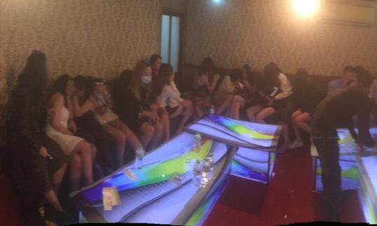 Nhà hàng cung cấp dịch vụ 'nhạy cảm' có gắn hệ thống báo động tinh vi