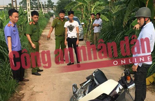 Vờ làm khách đi xe ôm, rút dao đâm tài xế, cướp tài sản