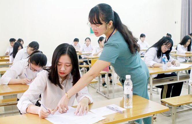 Sở GD-ĐT: Giám thị chụp ảnh phát tán đề thi sẽ bị xử nghiêm