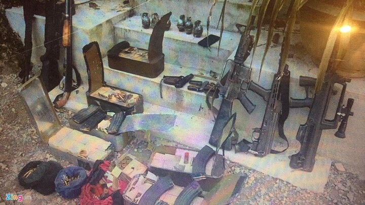Ảnh: Cận cảnh kho vũ khí của 2 trùm ma túy ở Lóng Luông