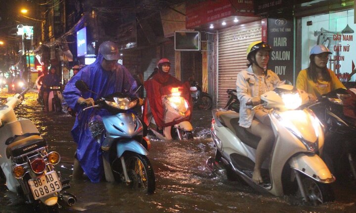 Thời tiết ngày 1/8: Miền Bắc tiếp tục mưa lớn trên diện rộng, khả năng tố lốc, gió giật mạnh