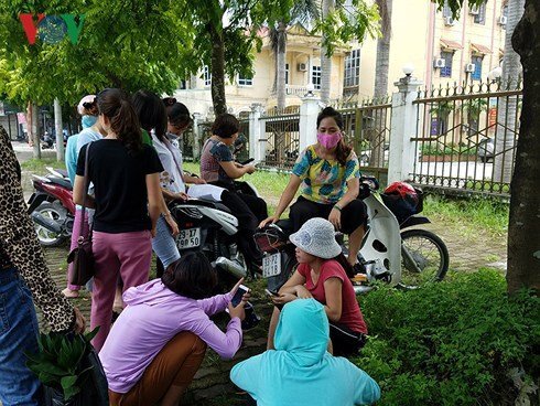 Gần 300 giáo viên hợp đồng bị sa thải: Biết thừa, sao vẫn tuyển?