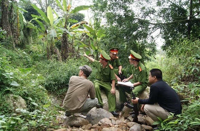 Vận động trùm ma túy mang án tử trốn truy nã ở Hang Kia, Pà Cò ra đầu thú