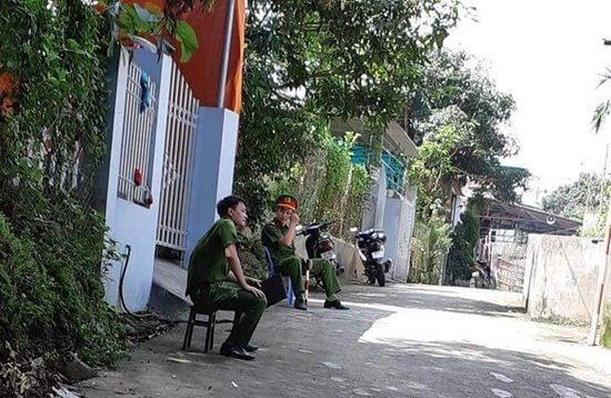 Người phụ nữ bị gã hàng xóm siết cổ đến chết, cướp tivi cũ