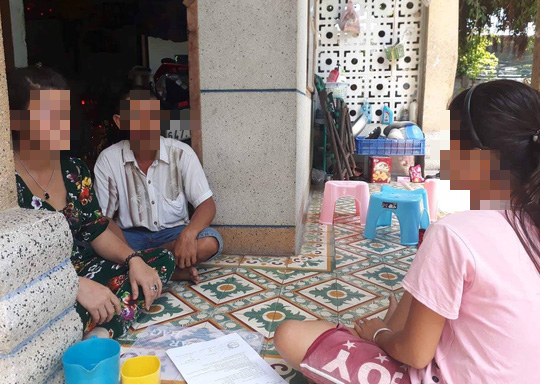 Nghi án gã hàng xóm cho bé gái 12 tuổi xem phim đồi trụy rồi hiếp dâm