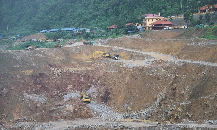 Khai thác vàng sa khoáng ở Thái Nguyên: Phó Thủ tướng yêu cầu xác minh làm rõ