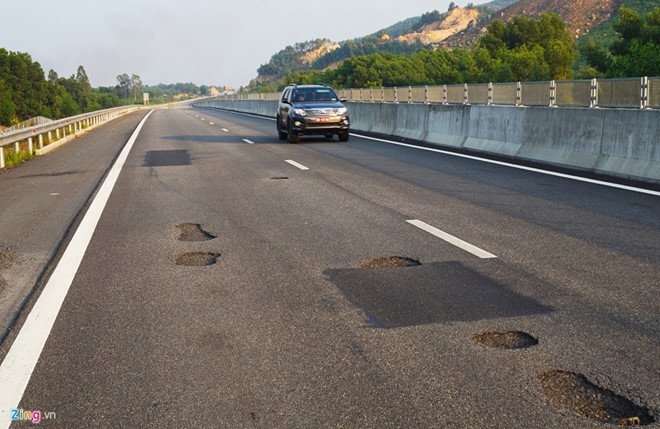 Cao tốc 34.500 tỷ đồng chưa đi đã hỏng: Thứ trưởng GTVT xin lỗi nhân dân