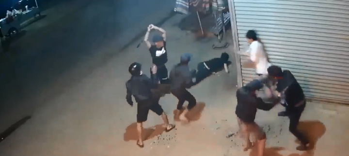 2 nhóm thanh niên mang dao, mã tấu hỗn chiến kinh hoàng trong đêm ở Lâm Đồng