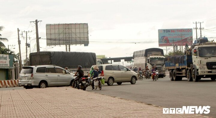 Sẽ di dời trạm thu phí khiến giao thông hỗn loạn trên Quốc lộ 13