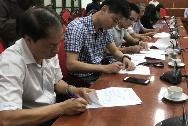 Mở gói thầu tài chính chương trình 'Sữa học đường' Hà Nội
