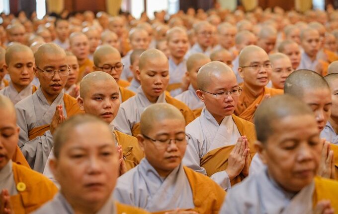 1.000 người cầu siêu cho nạn nhân tai nạn giao thông ở TP.HCM