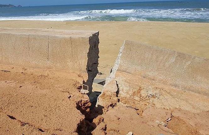 Tuyến kè 80 tỷ vừa làm xong đã tan nát: Bình Định yêu cầu làm rõ trách nhiệm