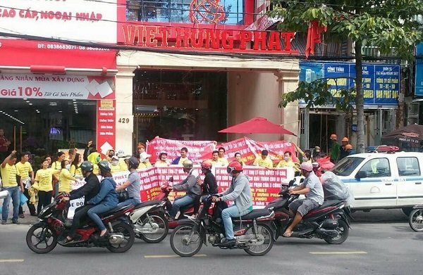 Bán đất gần 20 năm nhưng đến nay vẫn chưa giao nền, khách hàng vây chủ đầu tư đòi đất