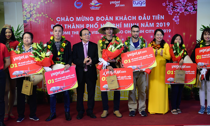 Đoàn khách du lịch đầu tiên 'xông đất' TP.HCM năm 2019