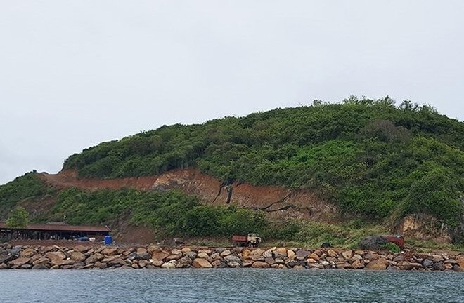 Khánh Hòa thu hồi hai dự án đổ đất đá xâm lấn vịnh biển Nha Trang