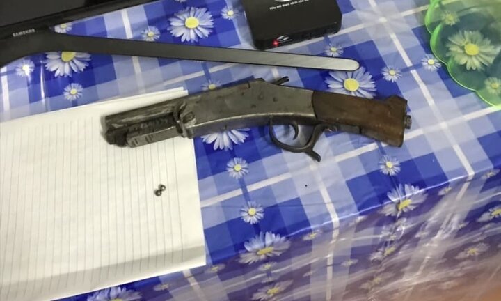 Hàn gắn tình cảm bất thành, người đàn ông nổ súng bắn vợ cũ tối mùng 3 Tết