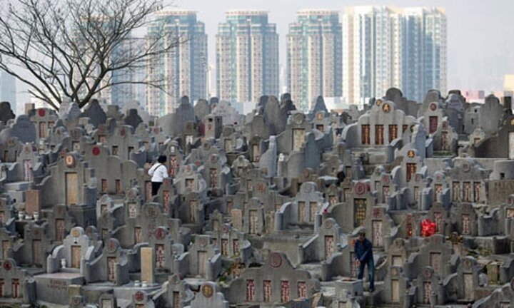 Đất cho người chết ở Hong Kong đắt gấp đôi đất cho người sống