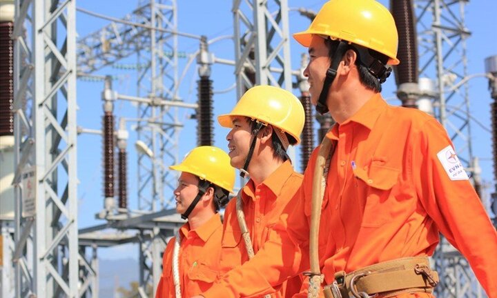 Dấu hỏi về hơn 42 nghìn tỉ đồng EVN gửi không kì hạn tại ngân hàng