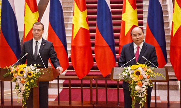 Thủ tướng Nguyễn Xuân Phúc hội đàm với Thủ tướng Nga