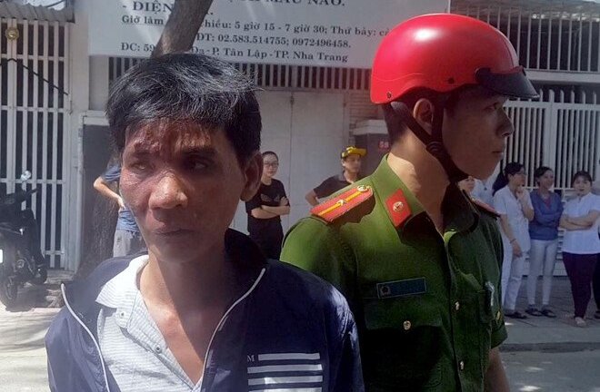 Cán bộ Sở Giao thông Khánh Hòa lao thẳng ôtô vào 2 tên cướp