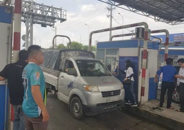 Tài xế phản đối dữ dội, trạm BOT T2 ở Cần Thơ quyết không dời vị trí
