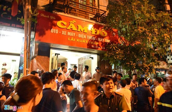 Công an kể khoảnh khắc đột nhập căn nhà giải cứu chủ tiệm cầm đồ bị kẻ cướp kề dao khống chế
