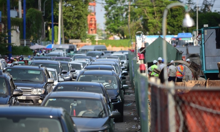 Giám đốc Sở GTVT TP.HCM: 'Dư luận đang hiểu nhầm, từ 2021 mới thu phí ô tô vào trung tâm Sài Gòn'