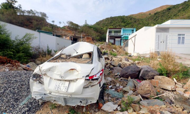 'Hồ vô cực' ở Nha Trang vẫn là đống đổ nát sau 9 tháng xảy ra thảm họa