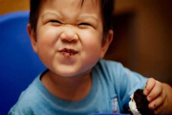 Tuyệt đối không cho trẻ ăn những thực phẩm này