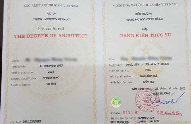 Hàng trăm sinh viên đại học Yersin khốn đốn vì nhà trường in sai bằng tốt nghiệp