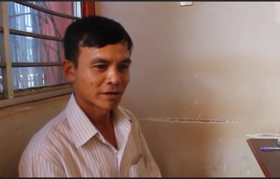 Hai cán bộ xã gần 50 tuổi đi thi tốt nghiệp THPT