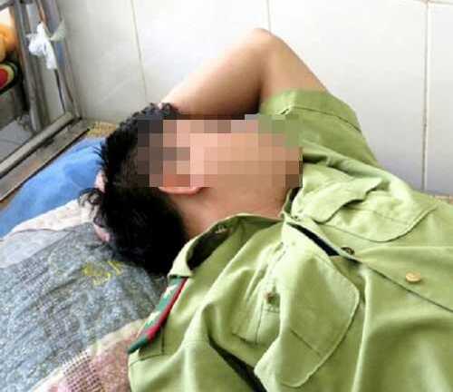 Cán bộ kiểm lâm bị dân đánh dập lá lách