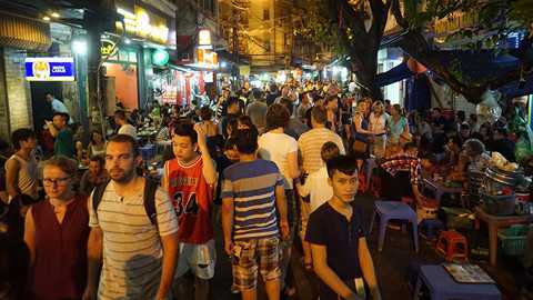 Từ tháng 9, Hà Nội chính thức nới 'giờ giới nghiêm'