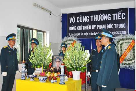 Máy bay L39 rơi ở Phú Yên: Truy phong thiếu úy cho học viên hy sinh