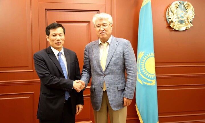 Bộ trưởng Nguyễn Ngọc Thiện thăm và làm việc với Bộ trưởng Kazakhstan