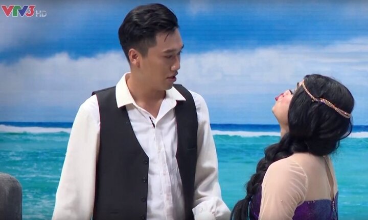 NSND Tự Long ‘đá xoáy’ khả năng hát live của ca sĩ