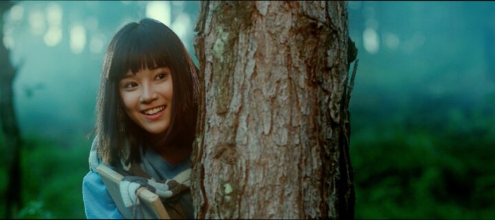 Hoàng Yến Chibi gây sốt với 'Nụ hôn đánh rơi'