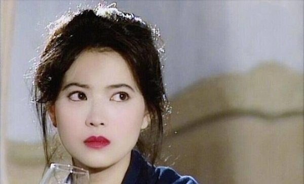 Bia mộ của ngọc nữ Lam Khiết Anh bị vấy bẩn, không người thăm nom