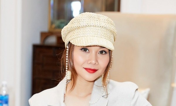 Thanh Hằng khoe nhan sắc rạng rỡ dù chạy show liên tục