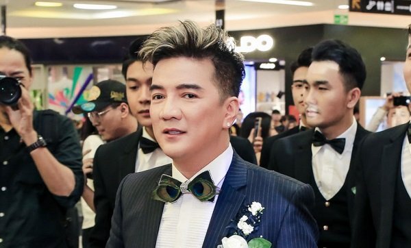 Đàm Vĩnh Hưng: 'Tôi thật sự rất buồn khi người khác hiểu sai về mình'