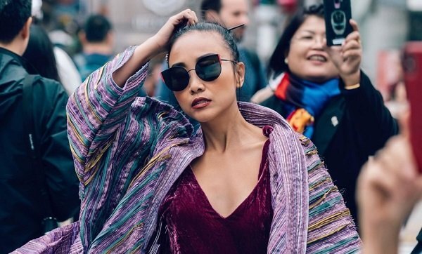 Đoan Trang hóa quý cô sang chảnh, cực cá tính trên đường phố Nhật Bản