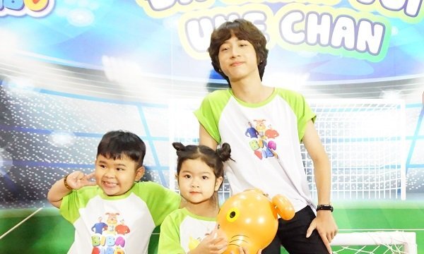 Con trai nuôi Isaac càng lớn càng điển trai